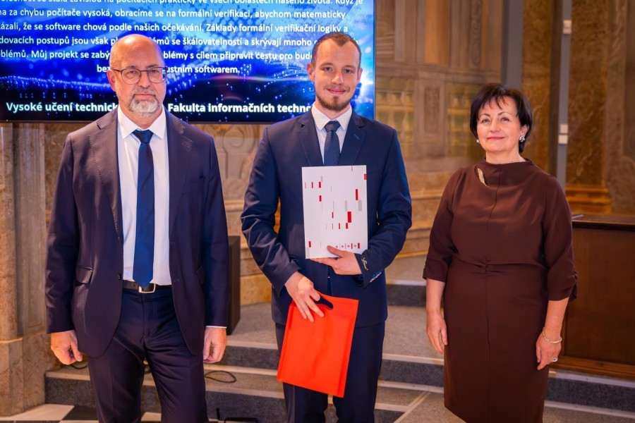 Umět formálně dokázat, že na chybu softwaru nedojde, je podle Michala Hečka stále důležitější./ Foto: Václav Koníček